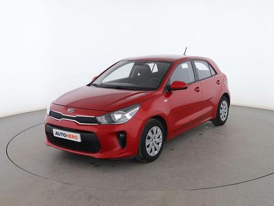 Usado Kia Rio 86 CV (63 kW) 2019 Rojo Berlina