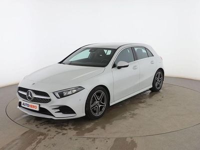 Usado Mercedes A180 AMG line 136 CV (100 kW) 2021 Blanco Utilitario