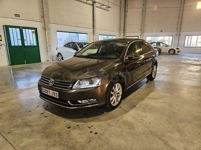 Usado VW Passat Advance 105 CV (77 kW) 2013 Marrón Berlina