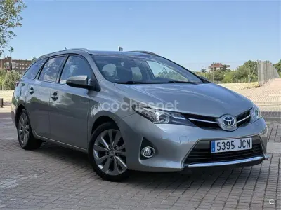 Usado Toyota Auris Hybrid