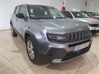 Usado Jeep Avenger Altitude 101 CV (74 kW) 2024 Gris SUV