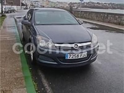 Usado Opel Astra GTC Enjoy 90 CV (66 kW) 2006 Gris / plata Berlina