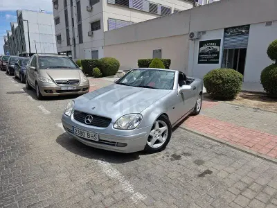 Usado Mercedes SLK200 136 CV (100 kW) 1998 Gris / plata Descapotable