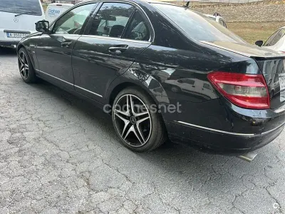 Usado Mercedes C200 Avantgarde 122 CV (89 kW) 2008 Negro Berlina
