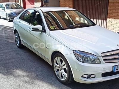 Usado Mercedes C200 Avantgarde 136 CV (100 kW) 2009 Blanco Berlina