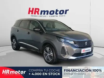 Usado Peugeot 5008 Allure 132 CV (97 kW) 2023 Gris SUV