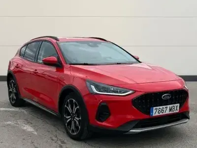 Usado Ford Focus Active 155 CV (114 kW) 2022 Rojo