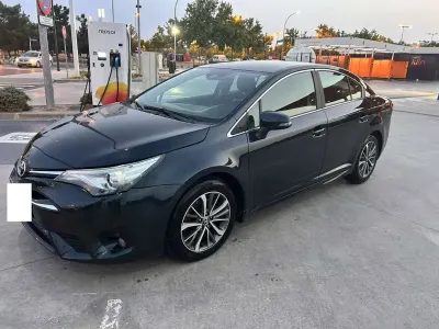 Usado Toyota Avensis Business Edition 143 CV (105 kW) 2017 Negro Berlina