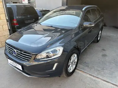 Usado Volvo XC60 Summum 190 CV (139 kW) 2017 Gris / plata SUV