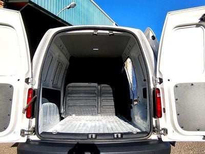 Usado VW Caddy 102 CV (75 kW) 2021 Blanco Monovolumen