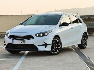 Usado Kia Ceed Style 101 CV (74 kW) 2024 Blanco Utilitario