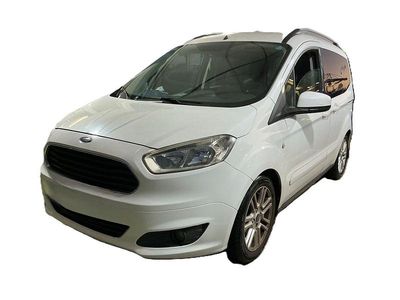 Usado Ford Tourneo Courier Titanium 100 CV (73 kW) 2016 Blanco Monovolumen