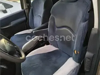 Usado Lancia Phedra 128 CV (94 kW) 2004 Beige Monovolumen