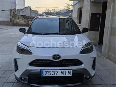 Usado Toyota Yaris Cross Edition 130 CV (95 kW) 2024 Blanco SUV