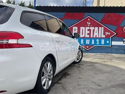 Begagnad Peugeot 308 SW Active 120 HK (88 kW) 2014 Vit Kombi