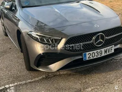 Usado Mercedes A250 218 CV (160 kW) 2024 Gris / plata Berlina