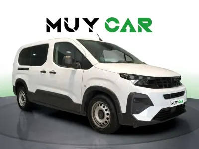 Usado Peugeot Rifter Allure 131 CV (96 kW) 2024 Blanco Monovolumen