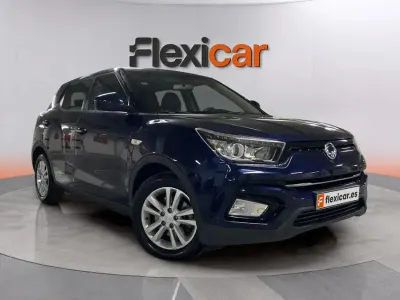 Usado SsangYong Tivoli Limited 115 CV (84 kW) 2018 Azul SUV