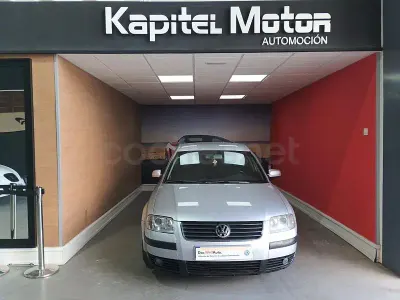 Usado VW Passat Highline 130 HP (95 kW) 2003 Cinzento Sedan