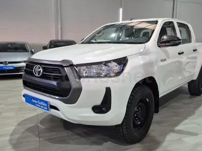 Usado Toyota HiLux 150 CV (110 kW) 2022 Blanco Pickup/Camioneta