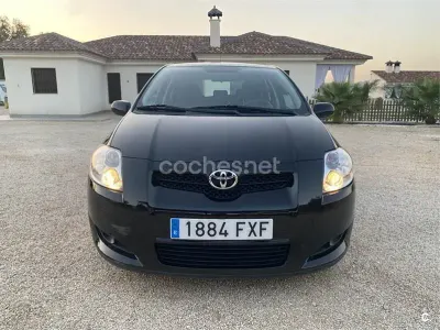 Usado Toyota Auris 97 CV (71 kW) 2007 Negro Utilitario