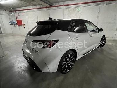 Usado Toyota Corolla 196 CV (144 kW) 2023 Gris / plata Berlina