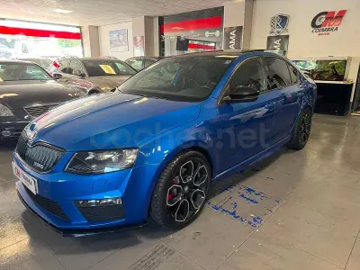 Usado Skoda Octavia RS 184 CV (135 kW) 2016 Azul Familiar