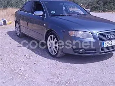 Usado Audi A4 140 CV (102 kW) 2005 Gris / plata Berlina