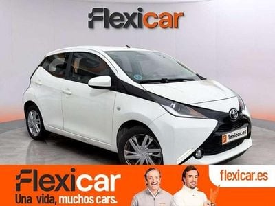 Usado Toyota Aygo X-play 69 CV (50 kW) 2016 Blanco Utilitario