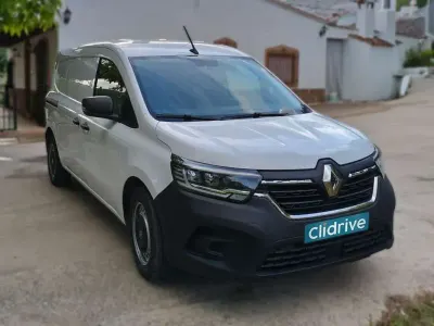 Usado Renault Kangoo Techno 116 CV (85 kW) 2024 Blanco Monovolumen