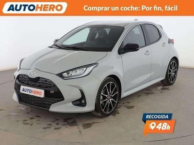 Usado Toyota Yaris Hybrid Sport 131 CV (96 kW) 2024 Gris Berlina