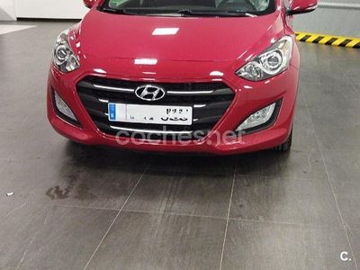 Granate Usado 2015 Hyundai i30 Berlina | 10.990 €