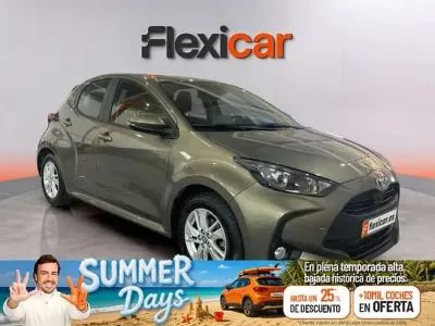 Usado Toyota Yaris Edition 125 CV (91 kW) 2022 Verde Utilitario