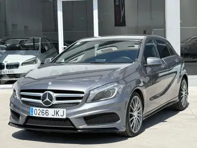 Usado Mercedes A200 AMG line 136 CV (100 kW) 2015 Gris / plata Utilitario