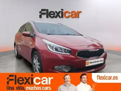 Usado Kia Ceed 100 CV (73 kW) 2014 Rojo Utilitario