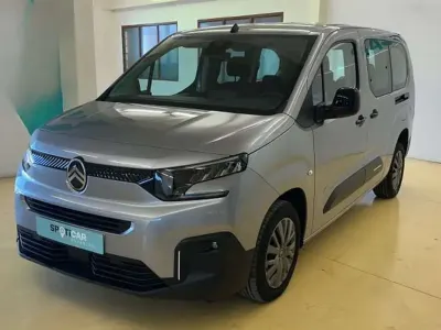 Usado Citroën Berlingo 131 CV (96 kW) 2025 Gris Monovolumen