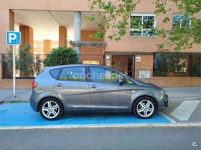 Usado Seat Altea Style 125 CV (91 kW) 2012 Gris / plata Monovolumen