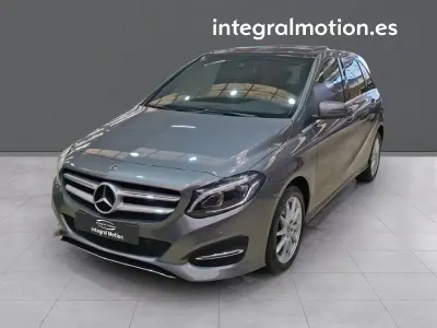 Usado Mercedes B200 156 CV (114 kW) 2017 Gris Monovolumen