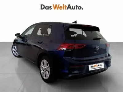 Usado VW Golf VIII Life 110 CV (80 kW) 2022 Azul Berlina