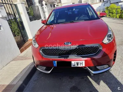 Usado Kia Niro 141 CV (103 kW) 2017 Rojo SUV