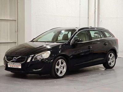 Usado Volvo V60 Momentum 163 CV (119 kW) 2011 Negro Familiar