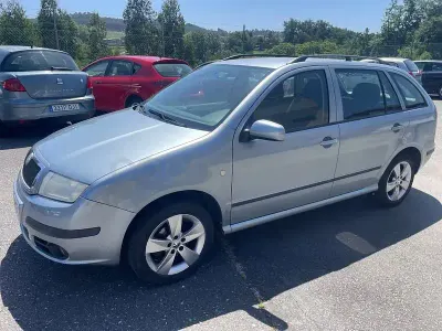 Usado Skoda Fabia Comfort 101 CV (74 kW) 2007 Gris / plata Familiar