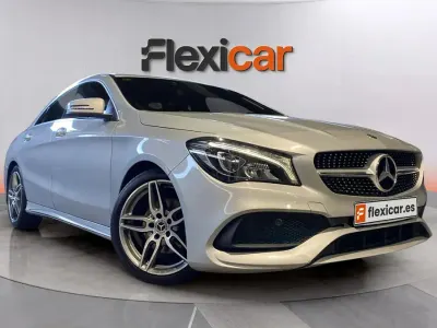 Usado Mercedes CLA180 122 CV (89 kW) 2018 Gris Coupe