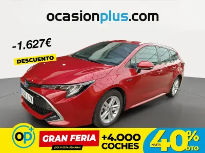 Usado Toyota Corolla Active 122 CV (89 kW) 2019 Rojo Familiar