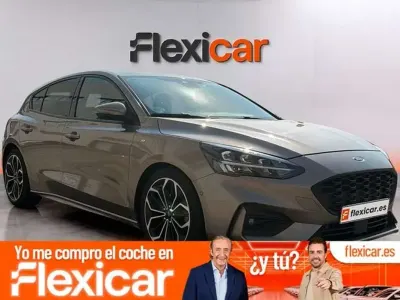 Usado Ford Focus ST-Line 120 CV (88 kW) 2018 Beige Utilitario