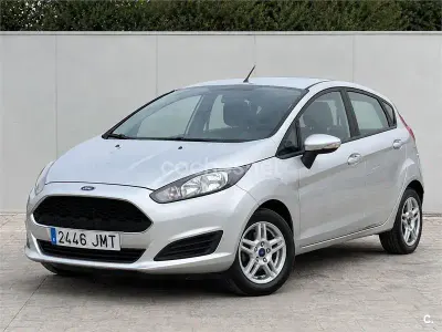 Usado Ford Fiesta Trend 82 CV (60 kW) 2016 Gris / plata Utilitario