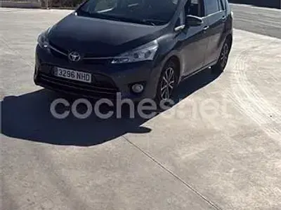 Usado Toyota Verso Comfort 112 CV (82 kW) 2015 Gris / plata Monovolumen