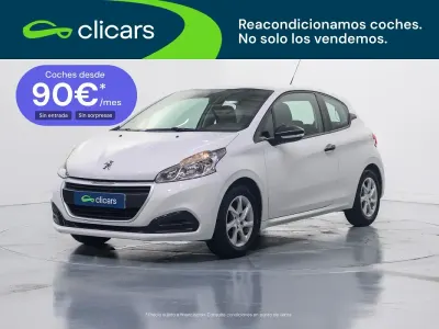 Usado Peugeot 208 Access 82 CV (60 kW) 2017 Blanco Utilitario