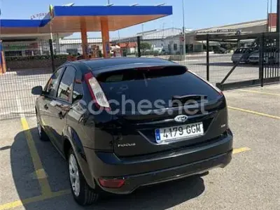 Usado Ford Focus Trend 109 CV (80 kW) 2008 Negro Berlina