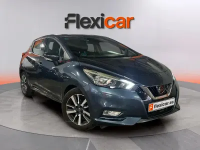 Usado Nissan Micra Acenta 90 CV (66 kW) 2018 Gris Utilitario